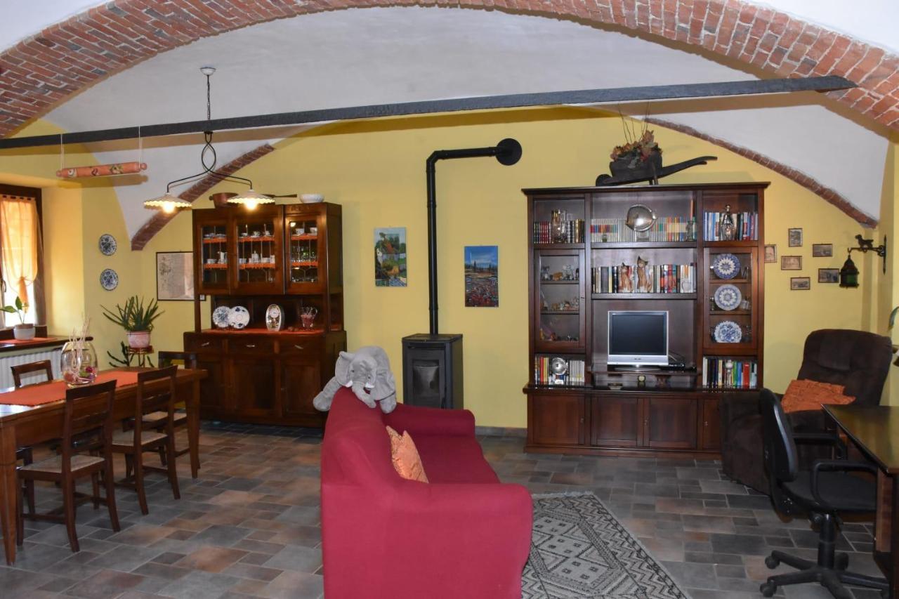 La Casa Di Enzo Lequio Tanaro Exterior foto
